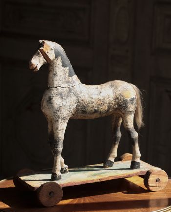 Antyki online sklep internetowy Koń drewniany zabawka Francja - Designerskie antyki online brocante pchli targ online